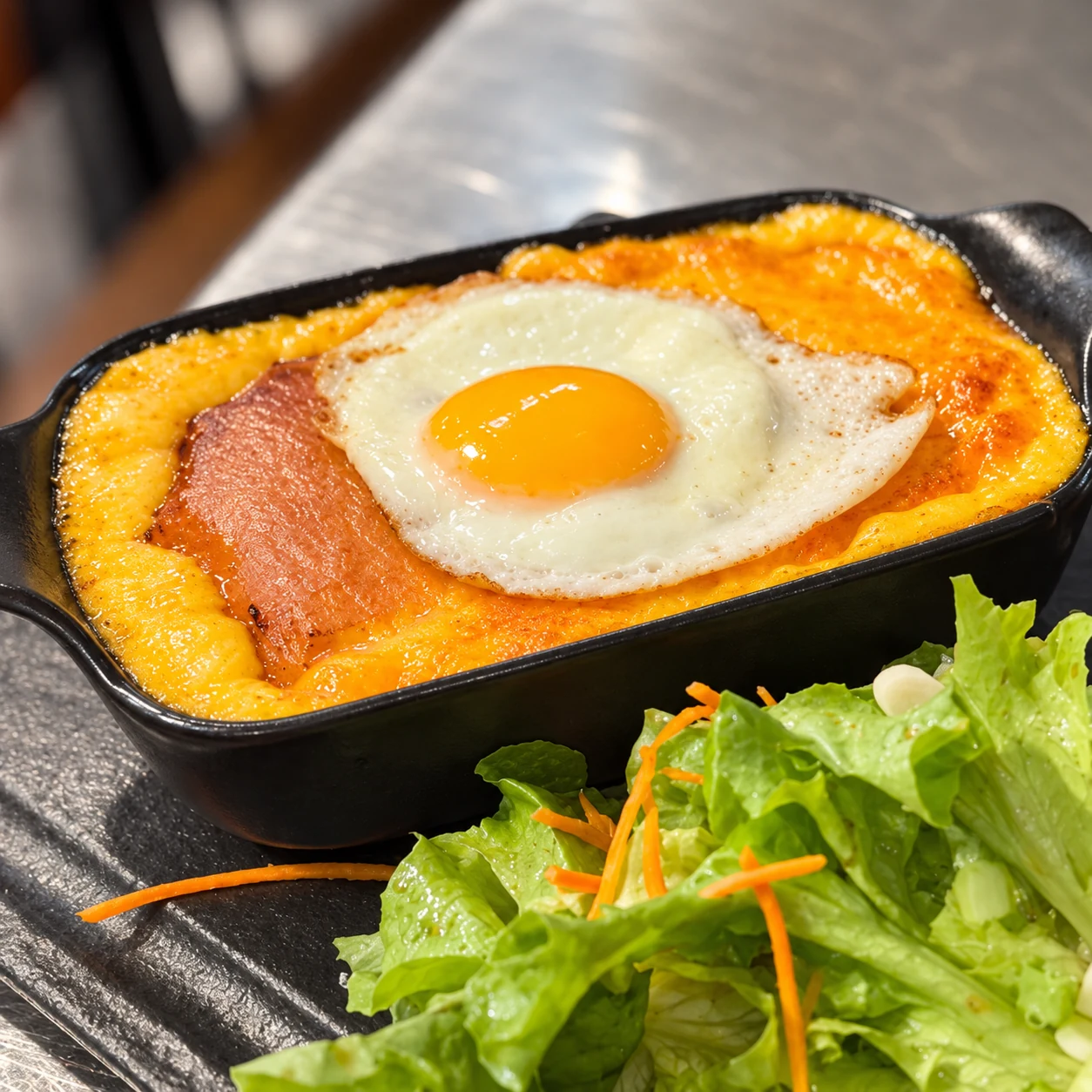 Le Welsh de L’Indigo, cheddar gratiné et œuf sur le plat